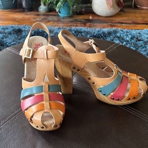 Korks by Kork-ease adorable rainbow heels!